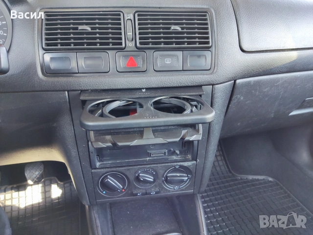 Продавам VW Golf 1.9 TDI, снимка 7 - Автомобили и джипове - 55280285