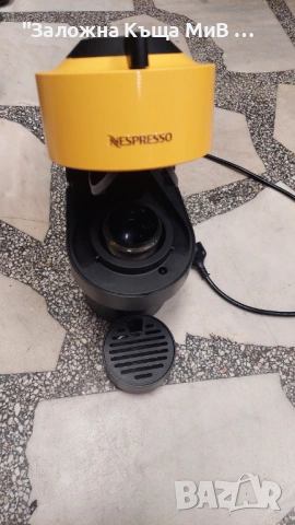 Nespresso кафе машина Vertuo с капсули, снимка 2 - Кафемашини - 54308066