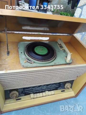 Стар радиограмфон Латвия., снимка 3 - Антикварни и старинни предмети - 54196776