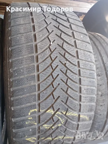 гуми за автомобил 255/40R19, снимка 4 - Гуми и джанти - 55509129