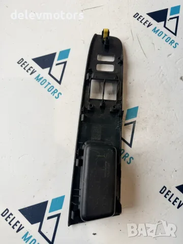 74232-0D670 пластмаса около копчета за ел. стъкла на предна лява врата от Toyota Yaris P13, 1.0i, снимка 5 - Части - 55572913