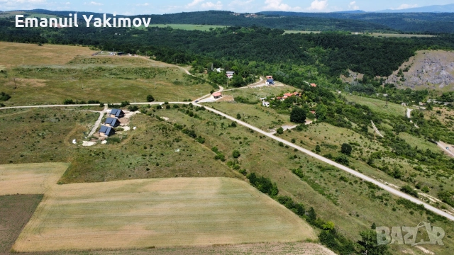 Парцел 9030 кв.м до главен новоасфалтиран път с панорамна гледка към язовир Пчелина, с. Ковачевци, снимка 4 - Парцели - 55174408