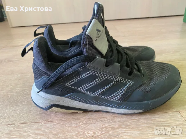 Маратонки Adidas номер 43