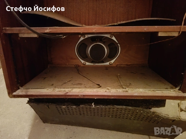 Радио шкаф - Акорд , снимка 7 - Антикварни и старинни предмети - 55010764