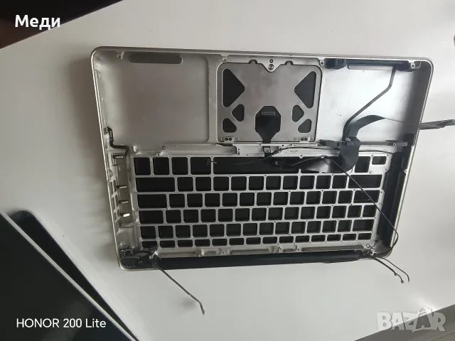 здравейте продавам няколко Матрици различни по големина за Macbook pro и това от снимките , снимка 3 - Лаптопи за работа - 55332518