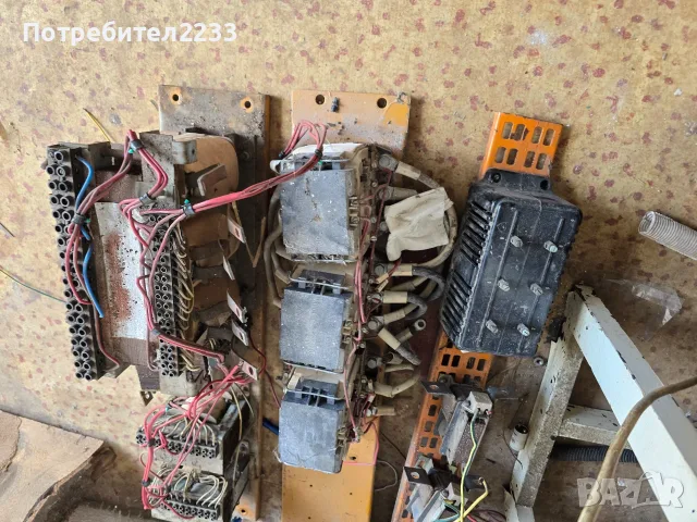 Продавам електрически компоненти, демонтирани от голям дизелов генератор., снимка 2 - Друга електроника - 55604072