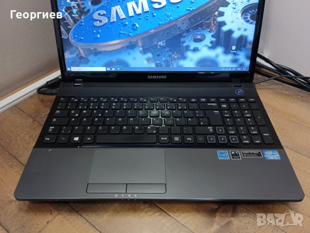 Лаптоп Samsung NP300E / 15,5", снимка 2 - Лаптопи за дома - 54395182