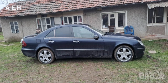 Mercedes Benz E270, снимка 5 - Автомобили и джипове - 54595226