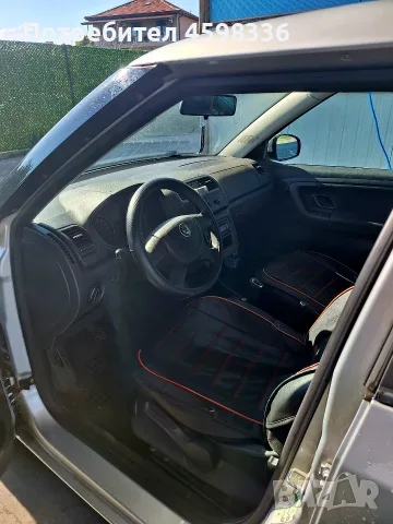 Skoda Fabia, 2012 г. , снимка 4 - Автомобили и джипове - 55649160