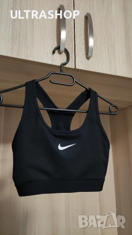 Дамски топ в отлично състояние Nike size S, снимка 4 - Корсети, бюстиета, топове - 55154671
