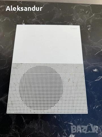 Xbox One S 1TB с джойстик, снимка 2 - Xbox конзоли - 54727386