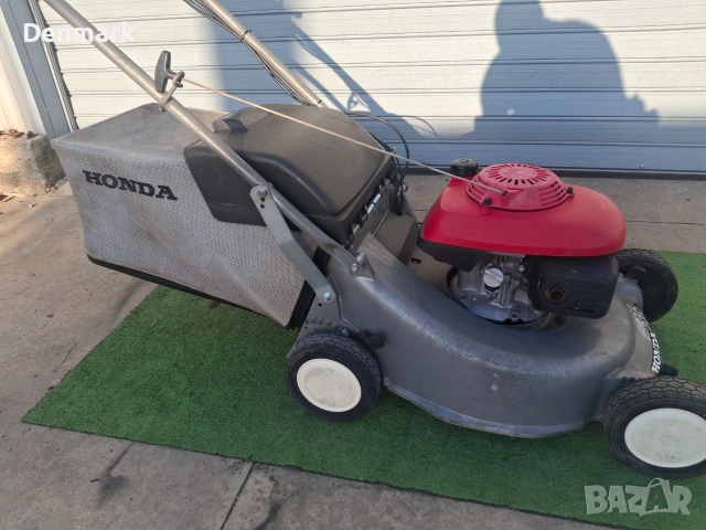 Бензинова самоходна  косачка Honda