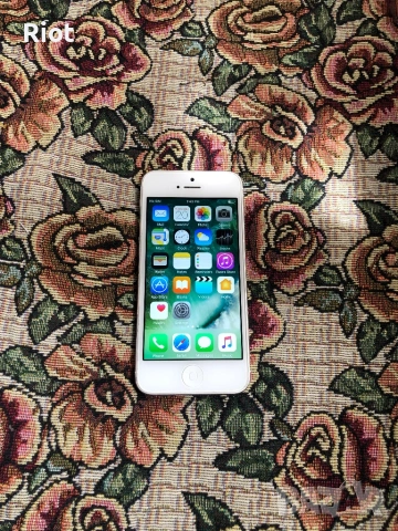 Продавам iPhone 5