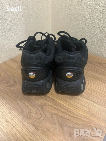 Оригинални маратонки Nike DN, снимка 4 - Маратонки - 55255499