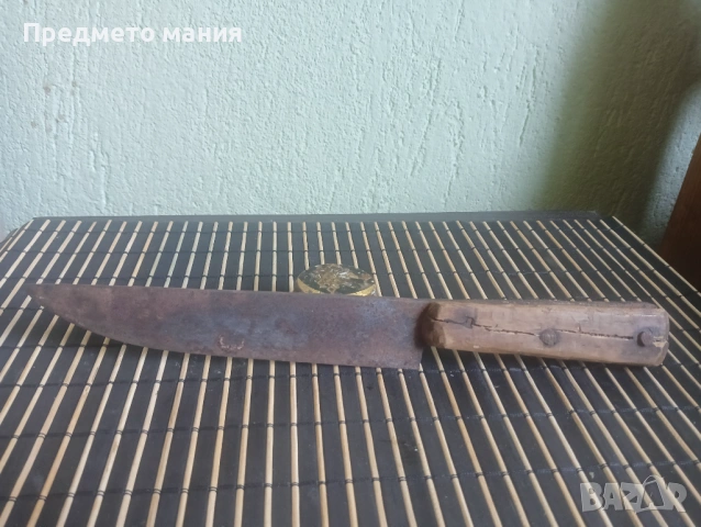 Стар автентичен кован нож