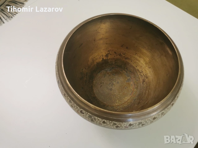 Масивна индийска купа от месинг – 1,9 кг, ръчна изработка, уникален звън, снимка 5 - Декорация за дома - 54497469