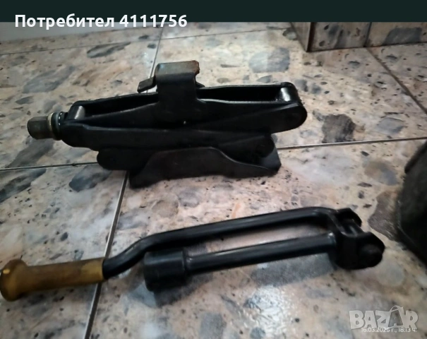 Крик за рено меган, снимка 3 - Мобилна смяна на гуми/джанти - 54165796