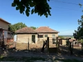 Продавам Къща с лятна кухня, двор и стопанска сграда , снимка 1