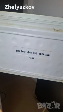 Халдилник с горна камера Whirlpool, снимка 5 - Хладилници - 55677129