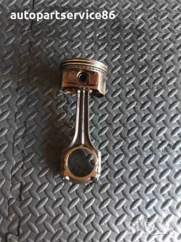 Бутало с биела за бензинов двигател за Mercedes C Class W203 R111 (2003)