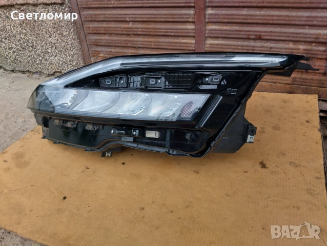 Ляв фар за Nissan Qashqai J12, снимка 2 - Части - 54651769