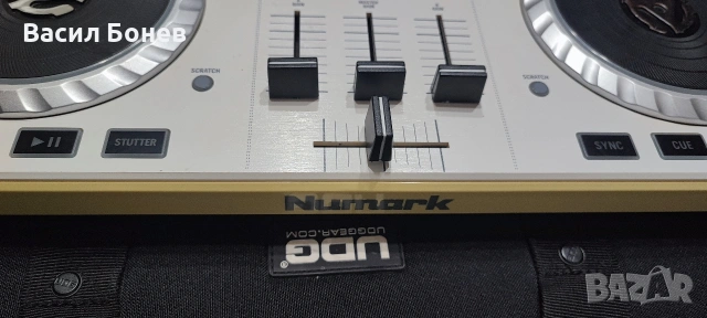 Dj Конзола контролер пулт Numark Mixtrack 2, снимка 2 - Ресийвъри, усилватели, смесителни пултове - 54686788