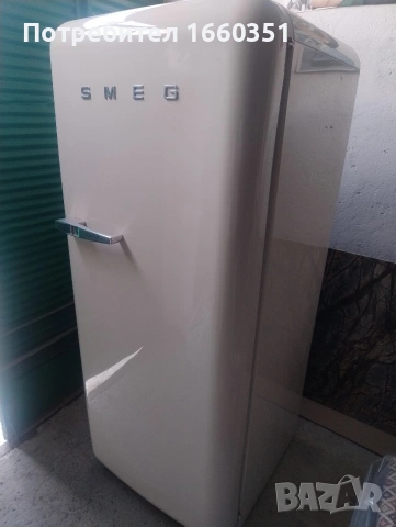 Хладилник SMEG, снимка 6 - Хладилници - 54239359