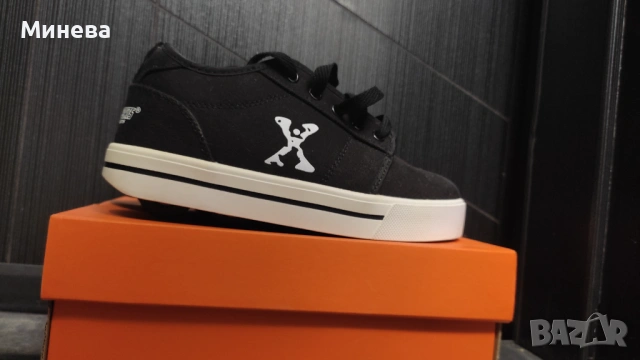 Маратонки с колелца Sidewalk sports by Heelys , снимка 2 - Детски маратонки - 54679279