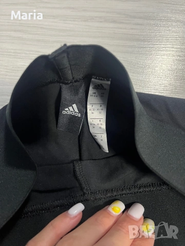 Оригинален дамски клин Adidas XS черен със златисти елементи, снимка 4 - Спортни екипи - 55194601