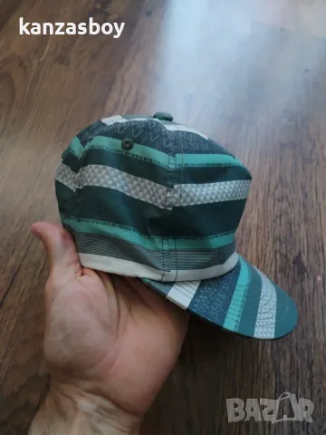 Volcom - страхотна юношеска шапка , снимка 7 - Шапки - 55304047