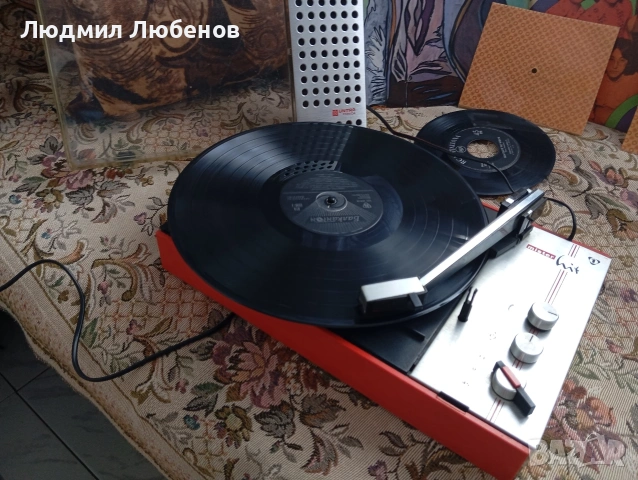 Малък преносим грамофон Unitra с подарък плочи, снимка 5 - Грамофони - 55163658