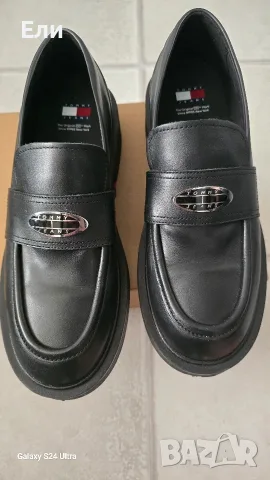 Tommy Hilfiger 41 номер , снимка 2 - Дамски ежедневни обувки - 55646022