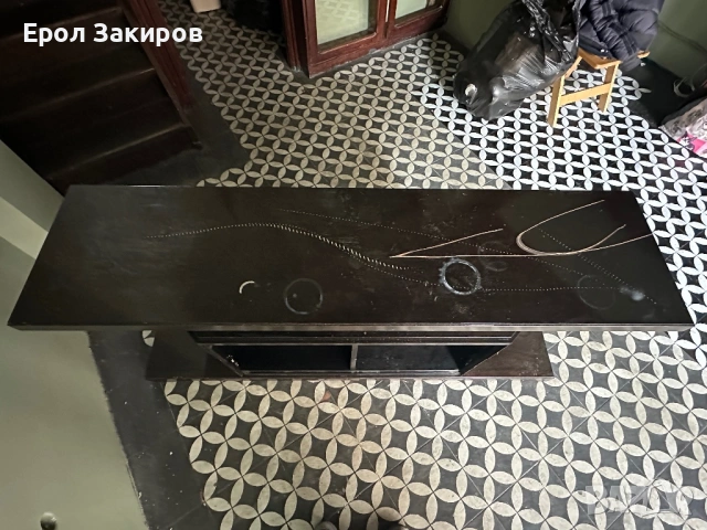 Тв шкаф подарява се, снимка 2 - Шкафове - 54052911