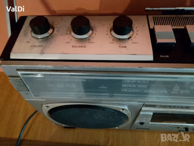 Радиокасетофон Philips , снимка 4 - Радиокасетофони, транзистори - 54237992