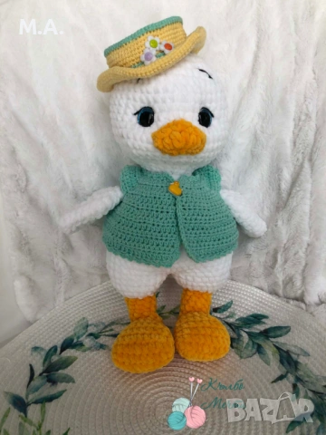 Пате с дрешки - ръчно плетена играчка 