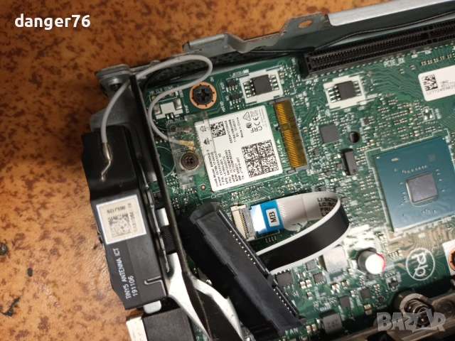 Продавам мини компютър LENOVO M920Q, снимка 5 - Работни компютри - 54672215