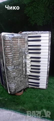 Немски акордеон Велтмайстер 80баса , снимка 3 - Антикварни и старинни предмети - 54118204
