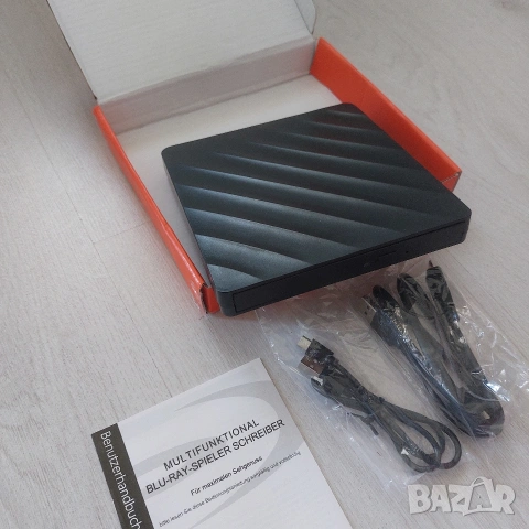 Чисто ново Външно Blu-ray устройство 5-в-1 / 3D Блурей Записвачка USB 3.0 & Type-C, снимка 2 - Друга електроника - 54732453