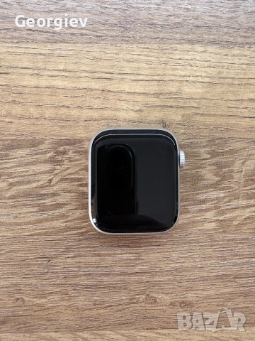Apple Watch SE 2, 44мм Starlight 32GB Запазен, снимка 4 - Смарт часовници - 54855890
