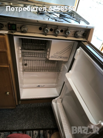 Продавам легендарна немска каравана Dethleffs, модел RM5., снимка 8 - Каравани и кемпери - 54200854