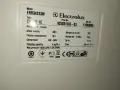 хладилник с фризер Electrolux erb 34233w, снимка 7