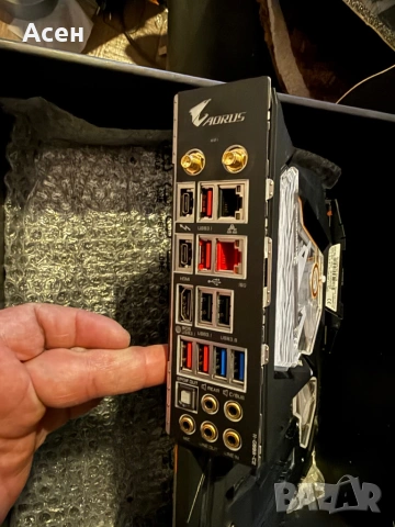 Дънна платка Gigabyte Z390 AORUS XTREME WATERFORCE 5G E-ATX, снимка 9 - Твърди дискове - 40828774