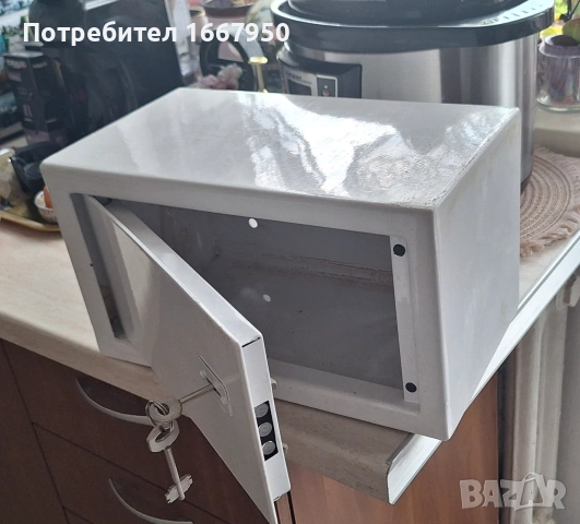 Каса за пистолет или ценни предмети