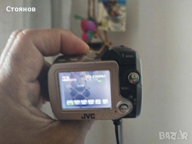 Камера JVC Everio GZ-MC200 Japan, снимка 14 - Камери - 54987194