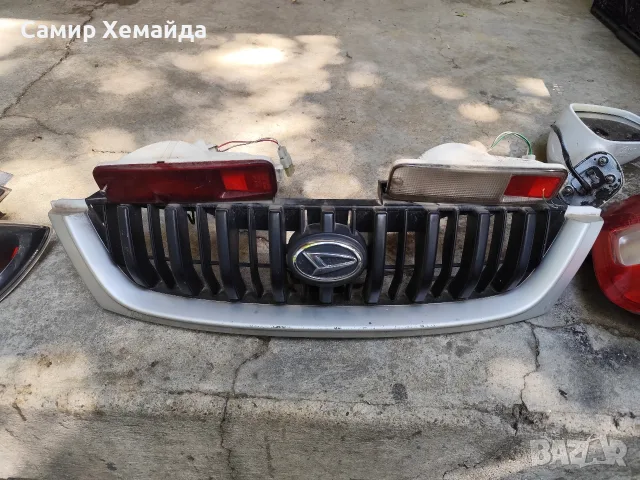 Предна решетка и задни стопове в бронята за Дайхатсу Териус от 1997-2002 цена за брой 30 евро, снимка 2 - Части - 55412243
