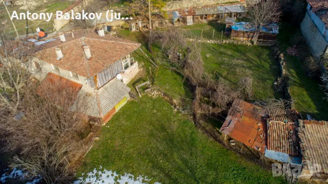 Продавам къща с 2 декара двор, снимка 4 - Къщи - 55661380
