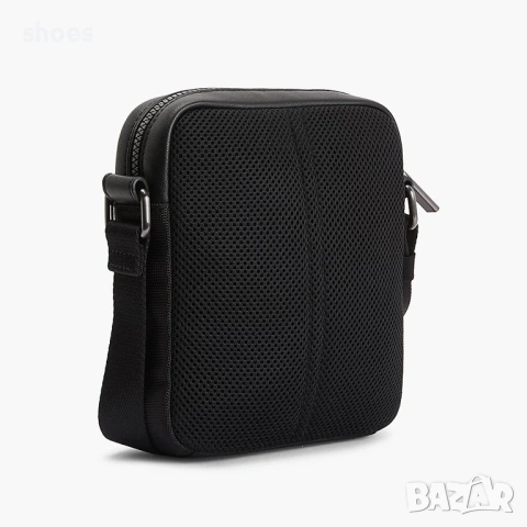 Calvin Klein Оригинална чантичка, снимка 2 - Чанти - 54494596