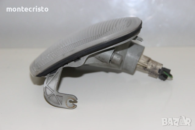 Десен мигач Nissan Serena (1992-2001г.) 261240C800 Нисан Серена, снимка 4 - Части - 54984419