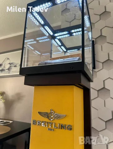 ⌚ Оригинална витрина за часовници Breitling Предлагам оригинална витрина Breitling, снимка 2 - Мъжки - 55600762
