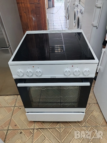 Свободно стояща печка с керамичен плот Gorenje с 2 години гаранция! 